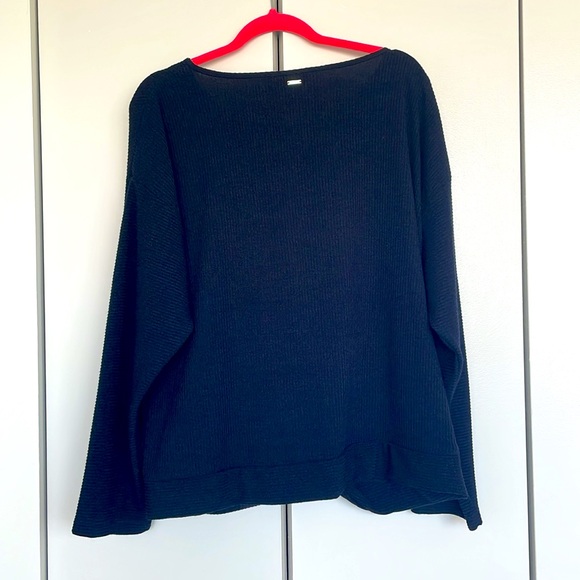 DKNY navy blue sweater - Picture 2 of 6